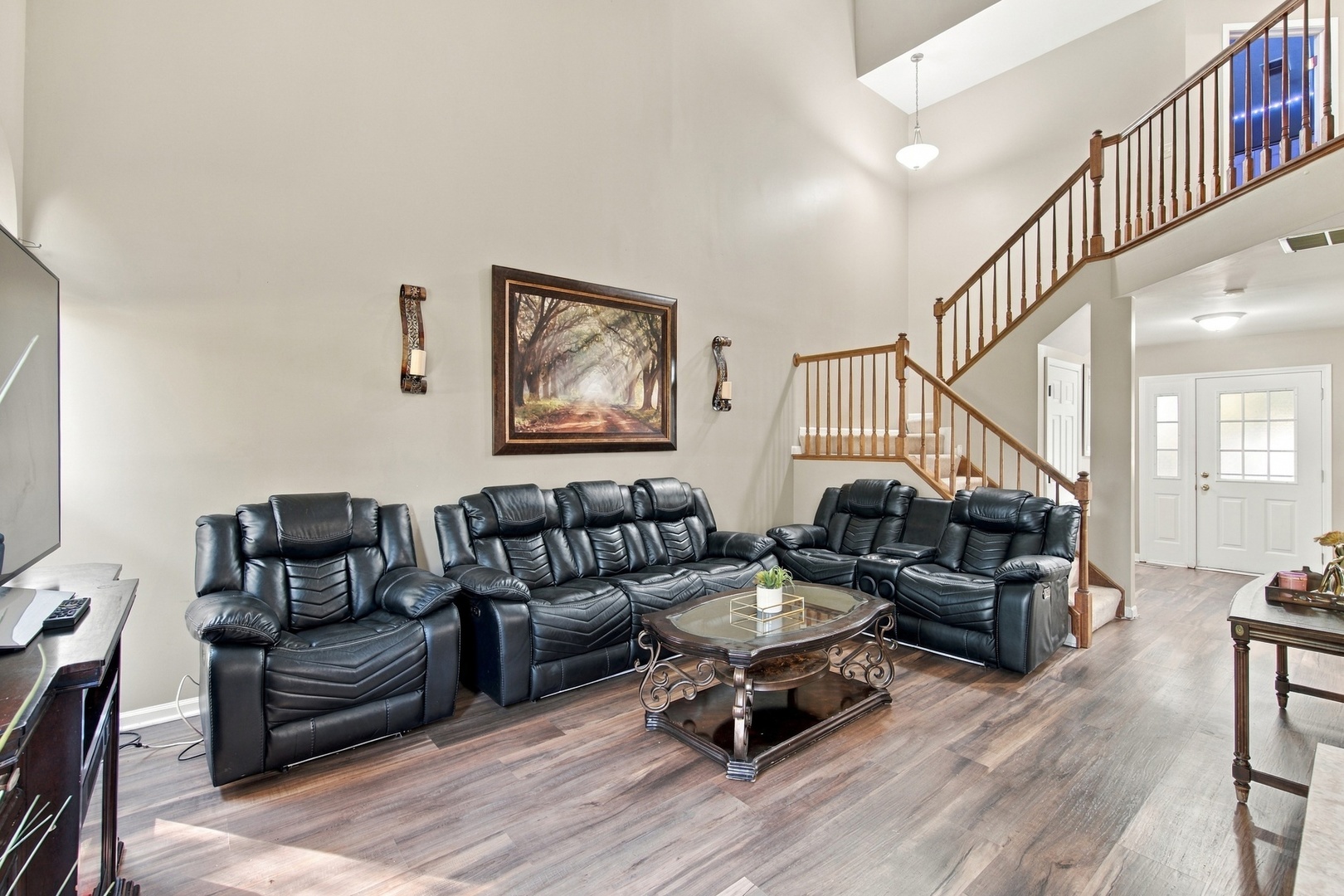 1055 Woodhill Court Property Photo 11