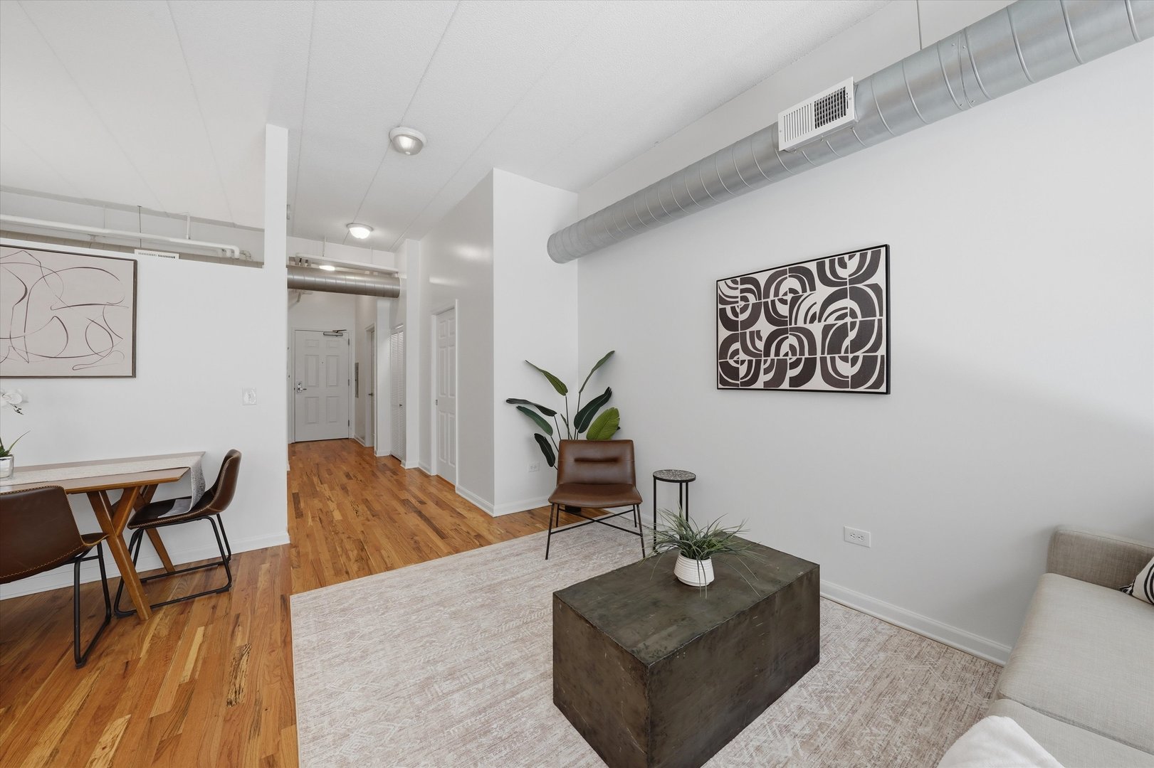 1919 S Michigan Avenue 208 Property Photo 14