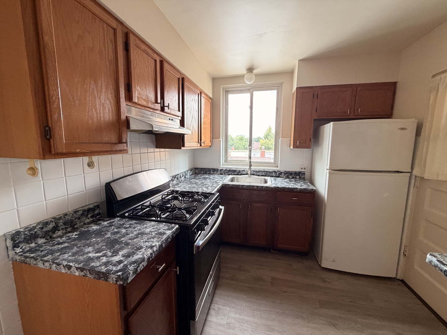 1112 N Harlem Avenue 3 Property Photo 3