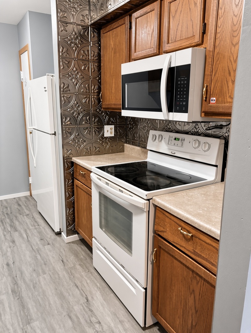 1302 S Glen Circle C Property Photo 2