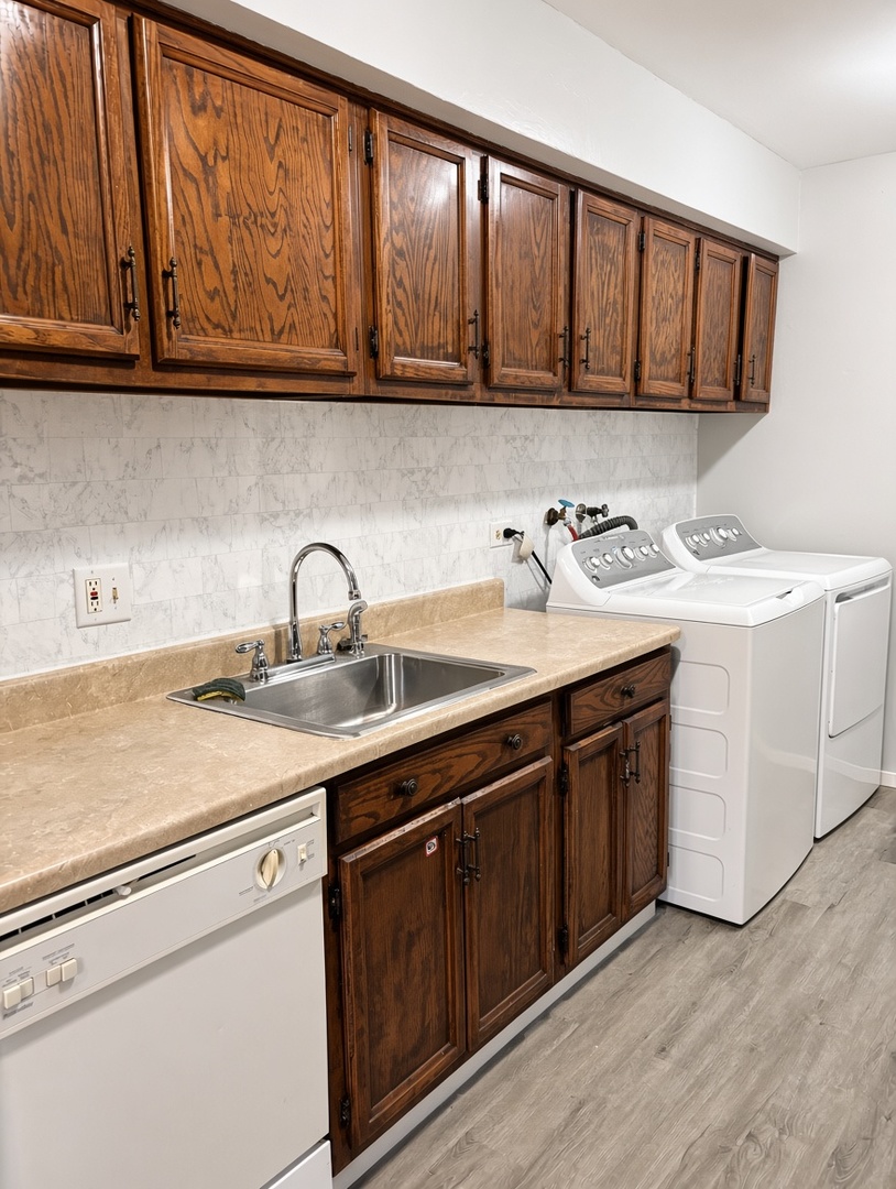 1302 S Glen Circle C Property Photo 3