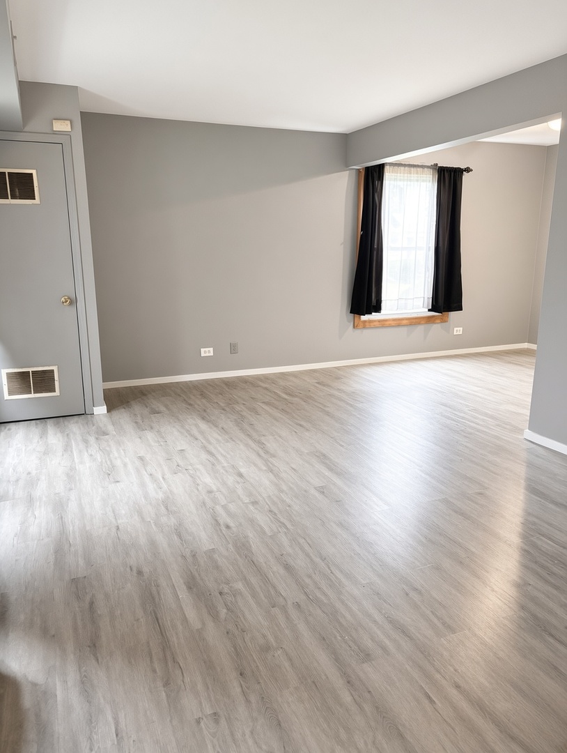 1302 S Glen Circle C Property Photo 4