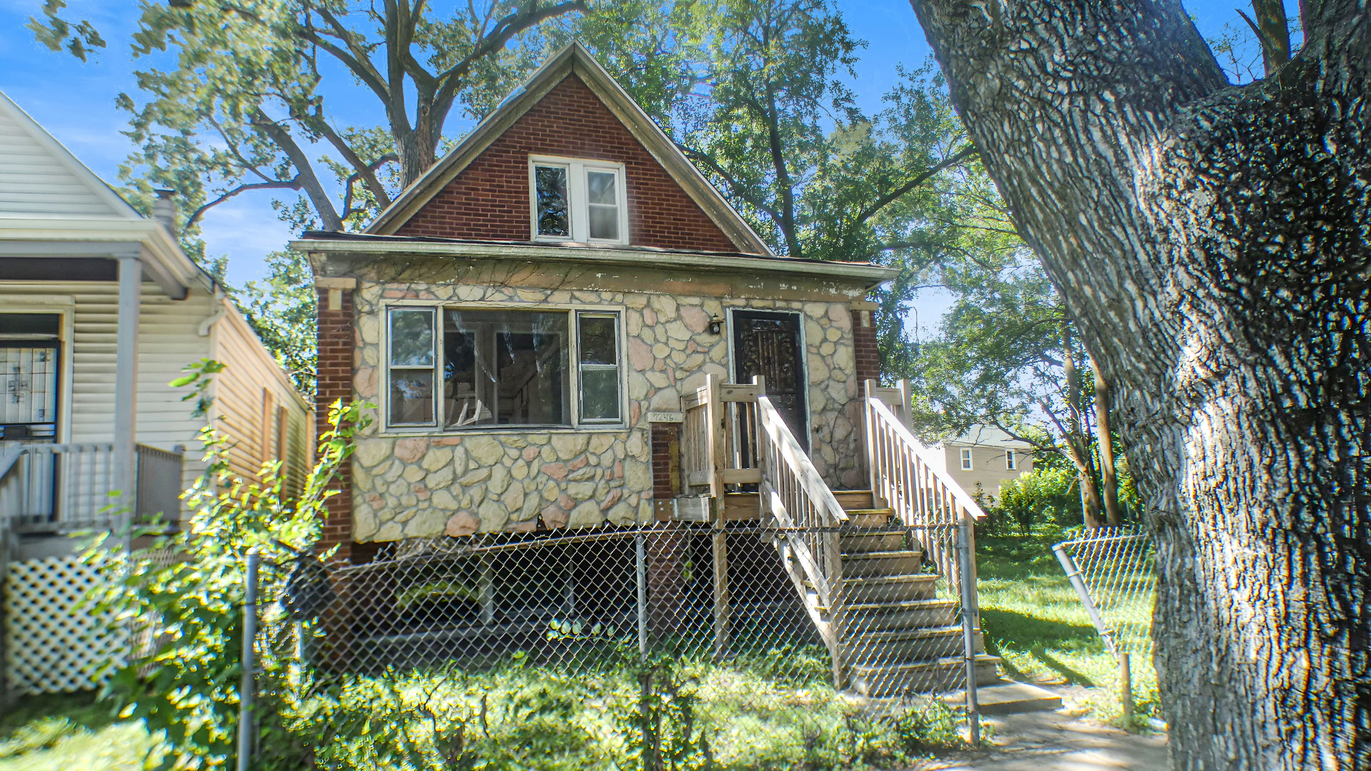 7246 S Green Street Property Photo 2