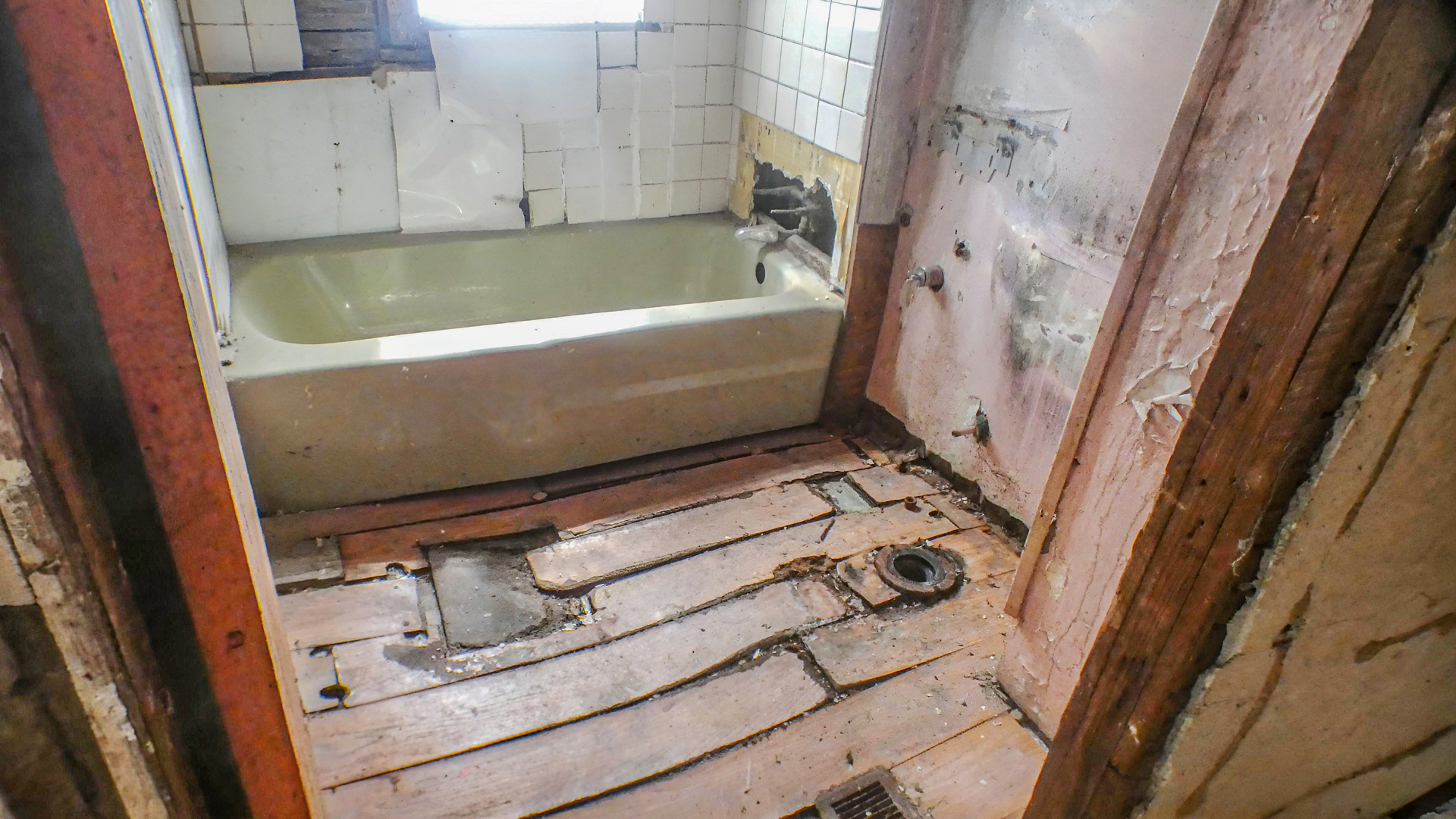 7246 S Green Street Property Photo 5