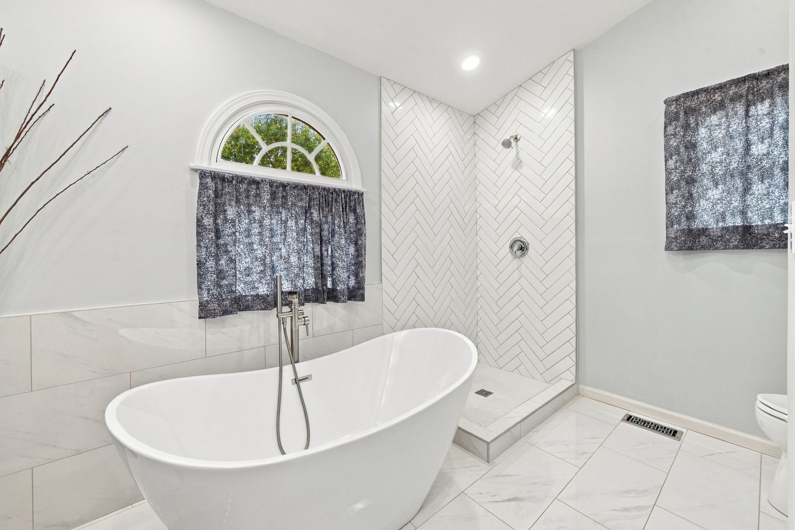 16 Copperwood Drive Property Photo 26