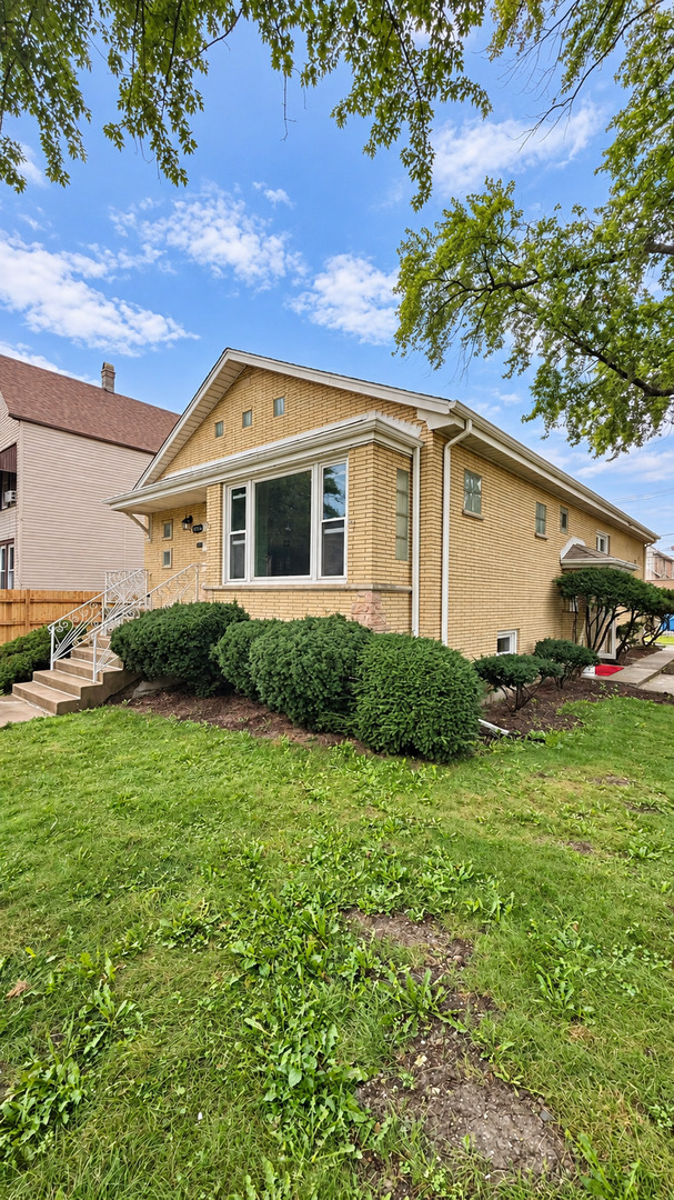 4559 S California Avenue Property Photo 4