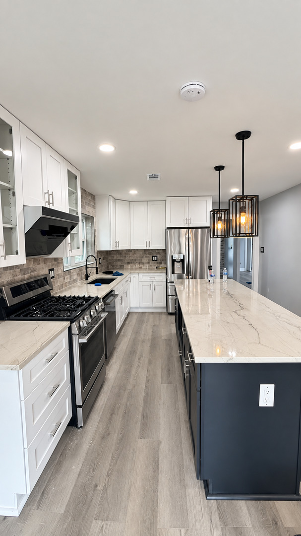 4559 S California Avenue Property Photo 8