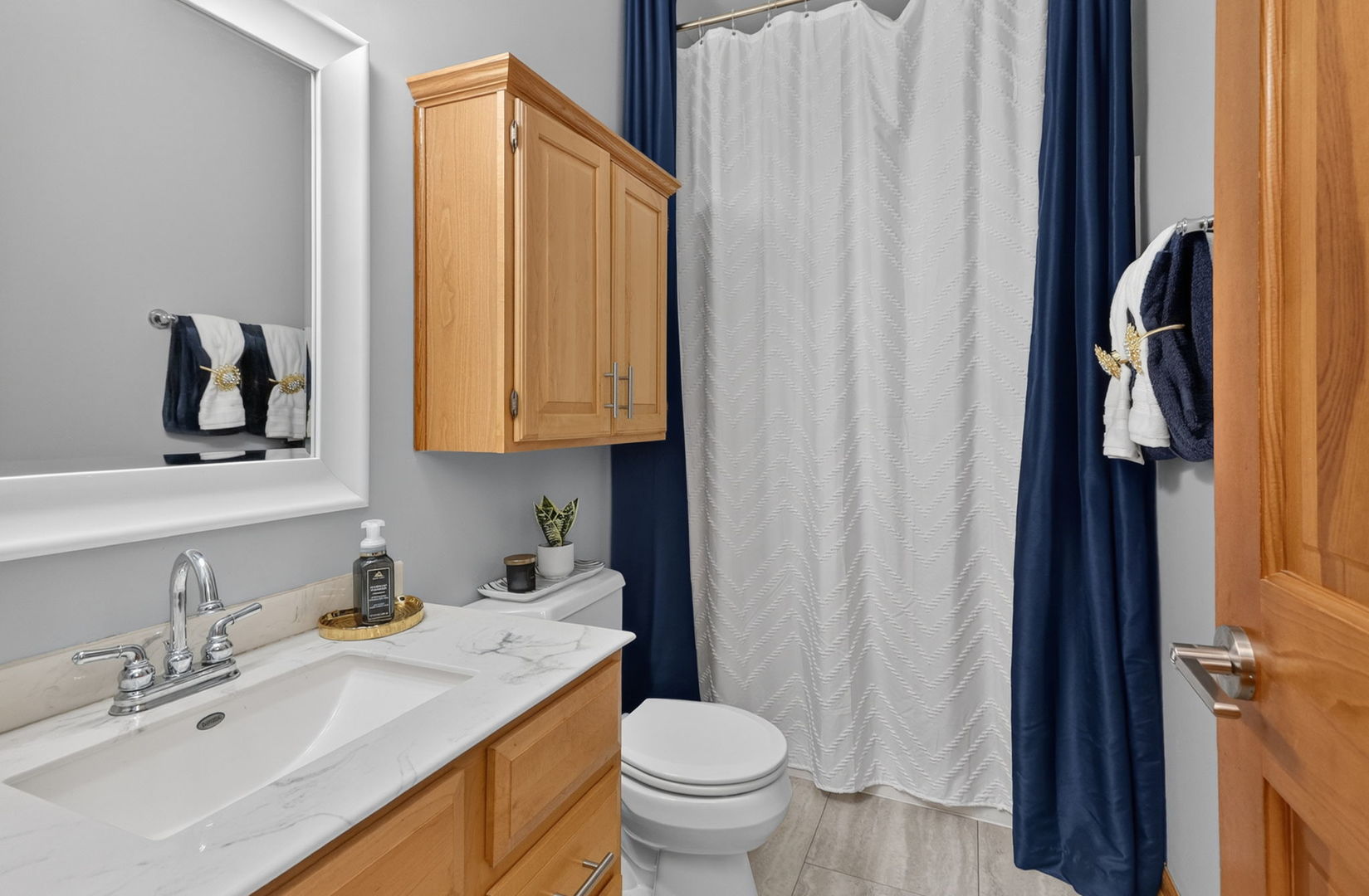 2121 Burnham Court Property Photo 16
