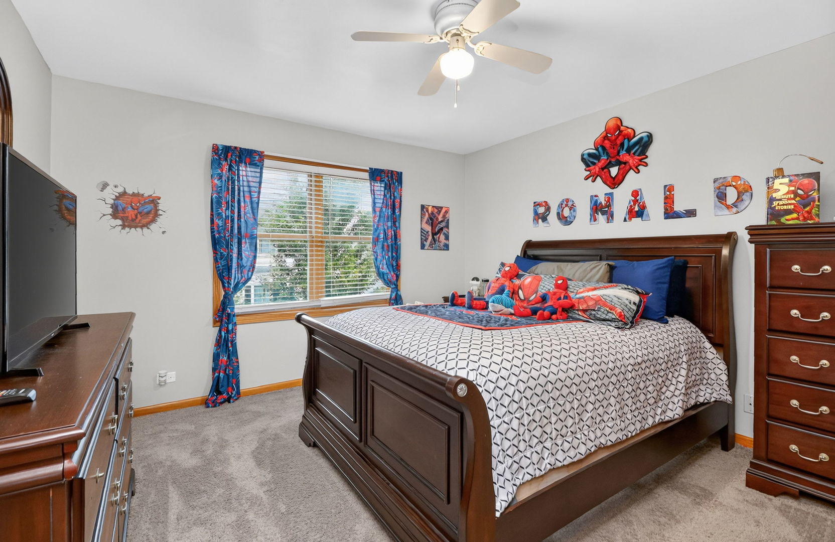 2121 Burnham Court Property Photo 24