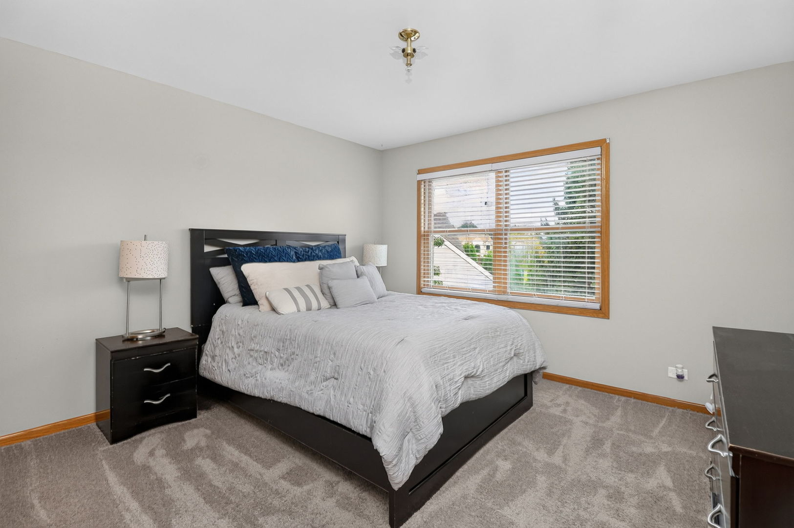 2121 Burnham Court Property Photo 25