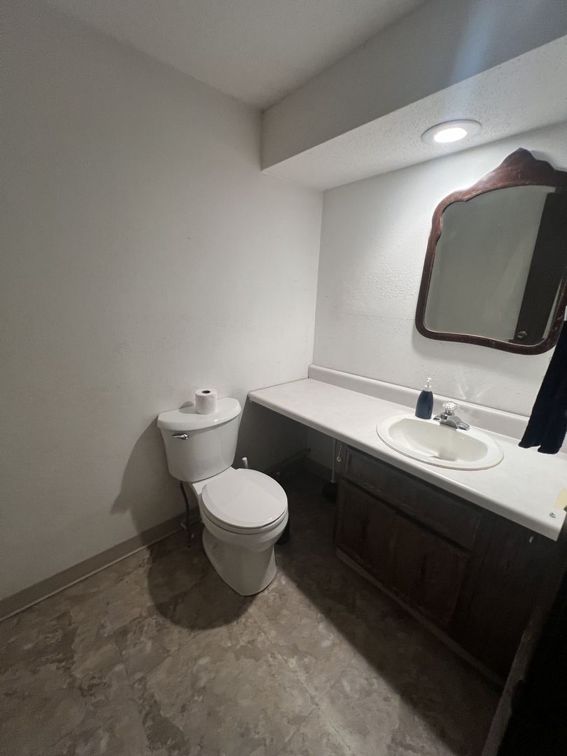 1525 Middle Road Property Photo 18