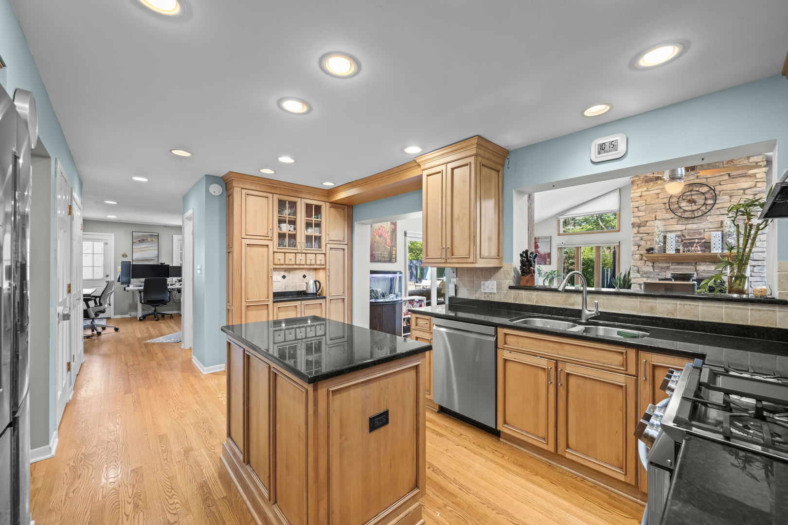 918 S Walnut Avenue Property Photo 16