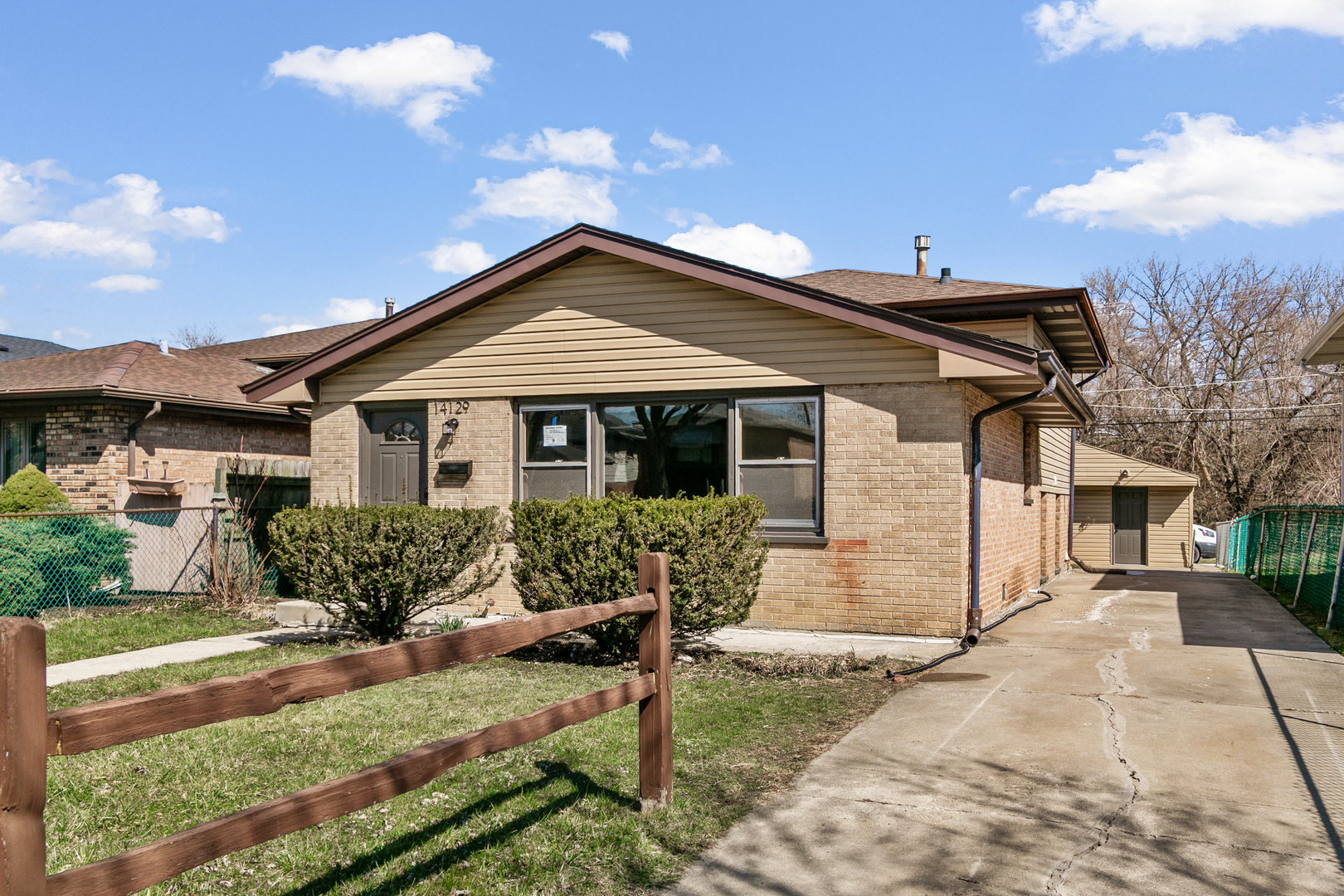 14129 S Hoxie Avenue Property Photo 1