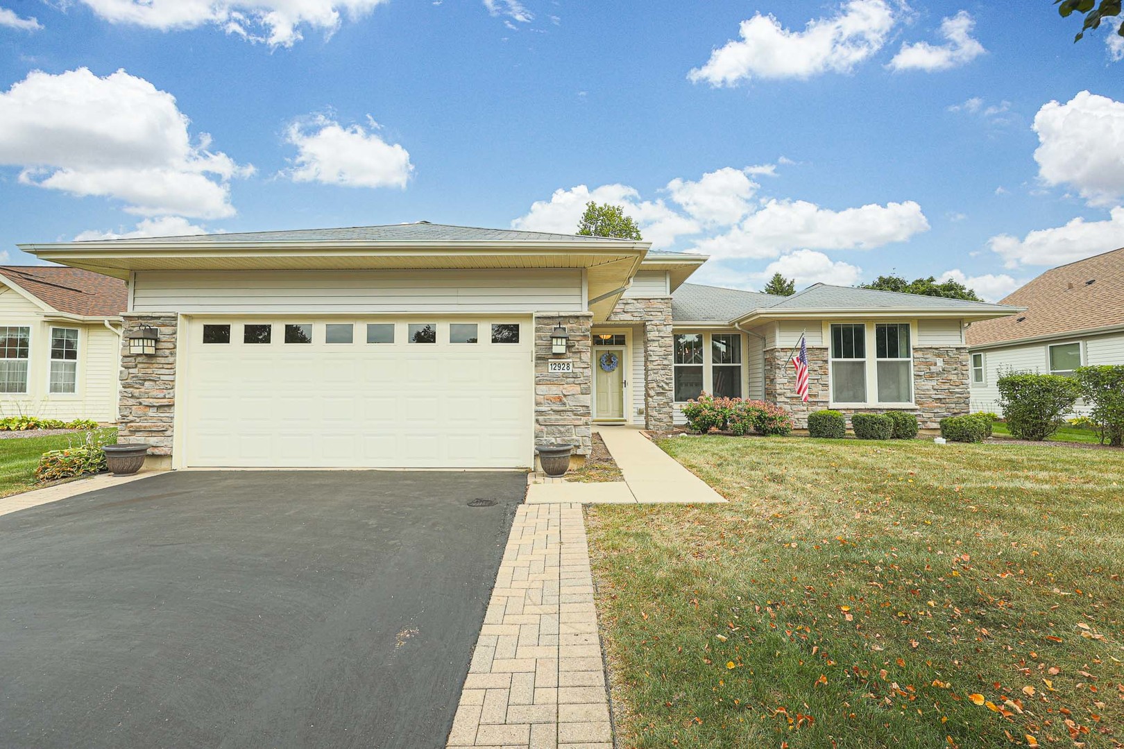 12928 W Willow Creek Lane Property Photo 2