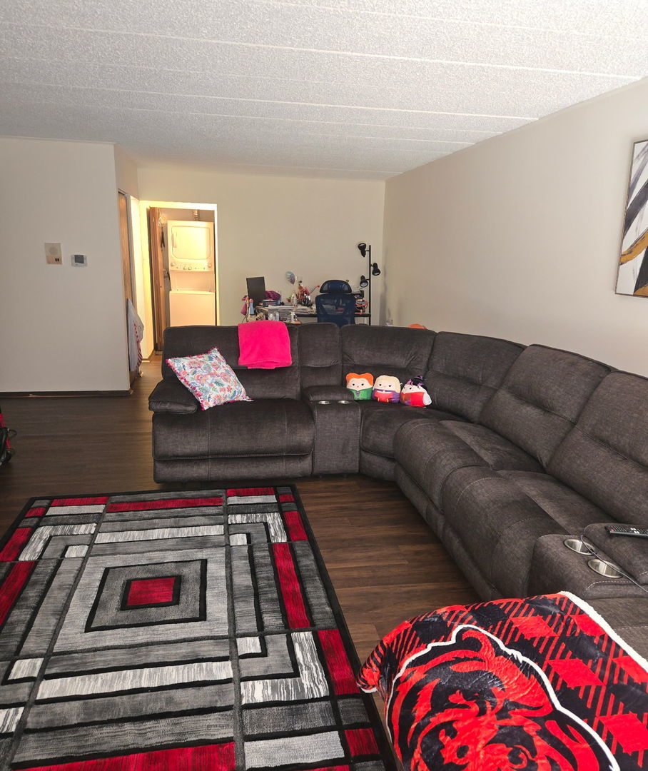 5515 Cromwell Lane G4 Property Photo 3