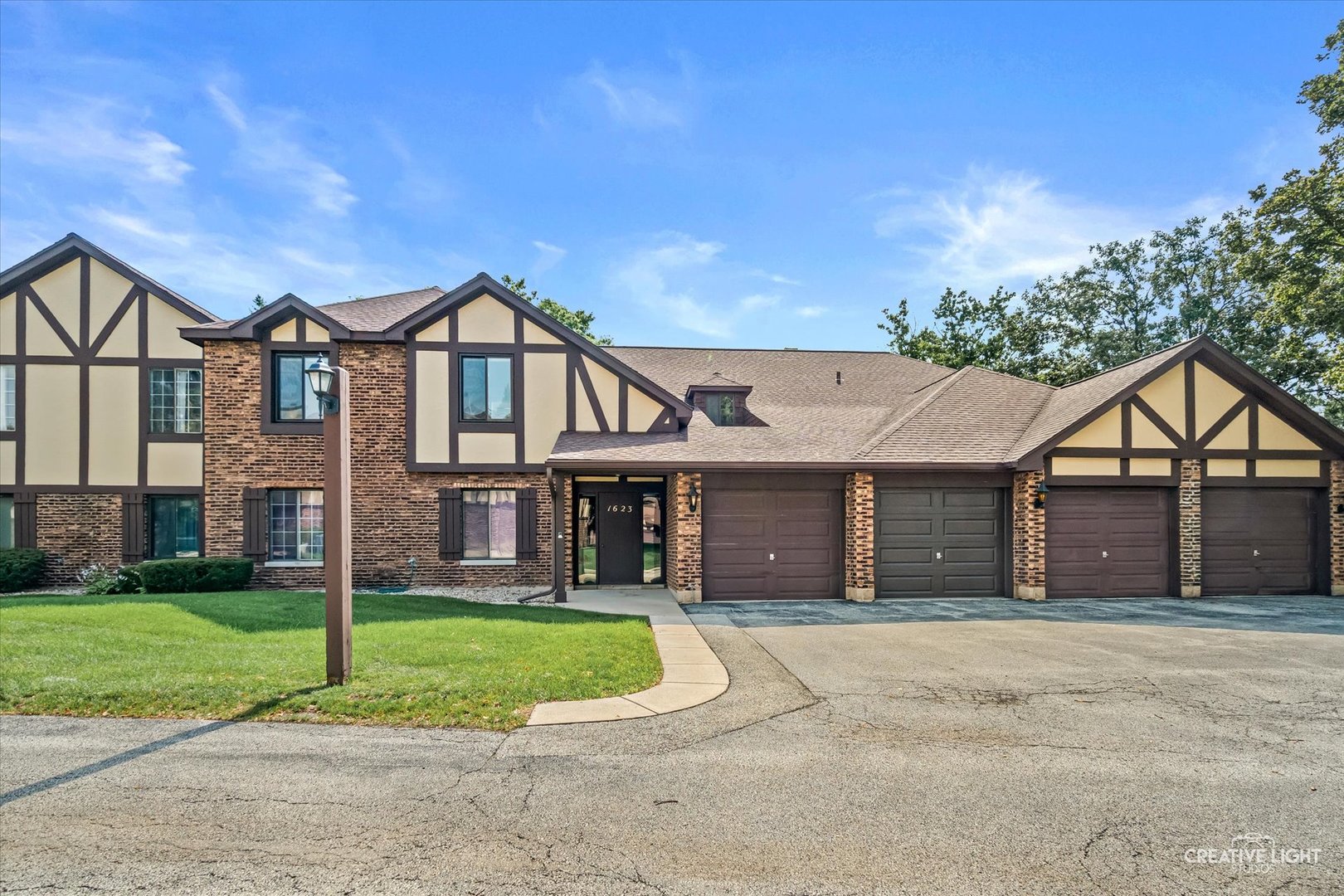 1623 Salisbury Court C Property Photo 1