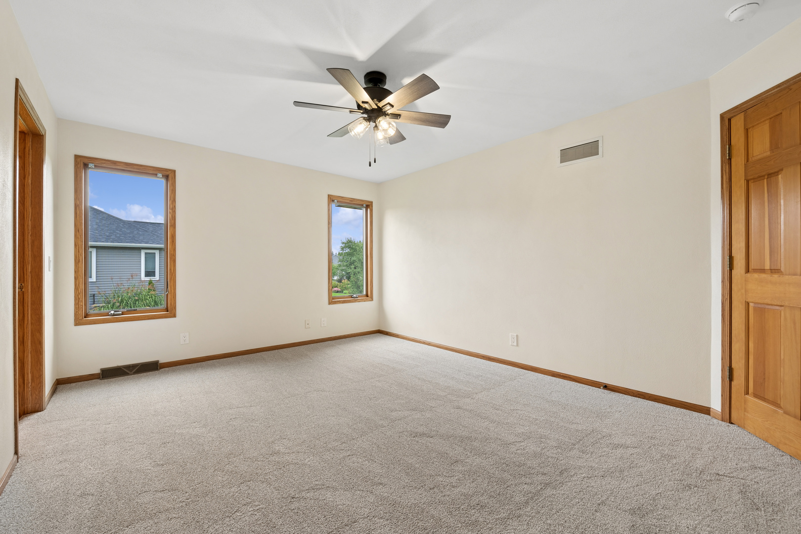 548 Winter Drive Property Photo 15