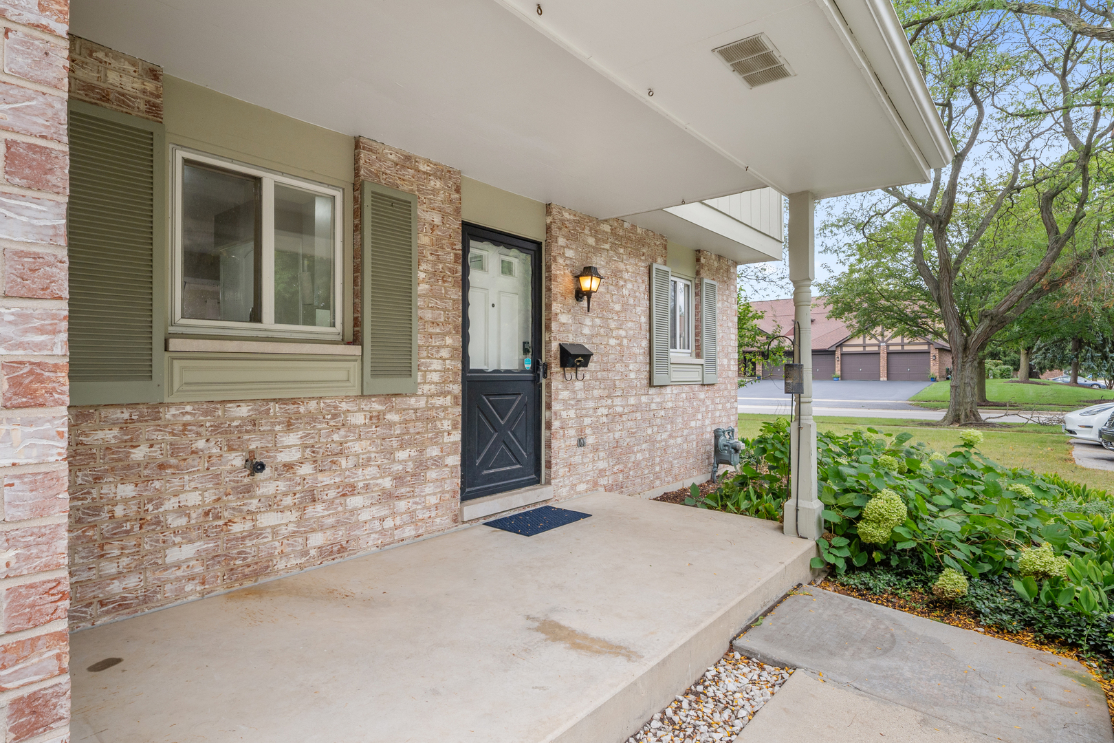 1502 Johnstown Court Property Photo 3