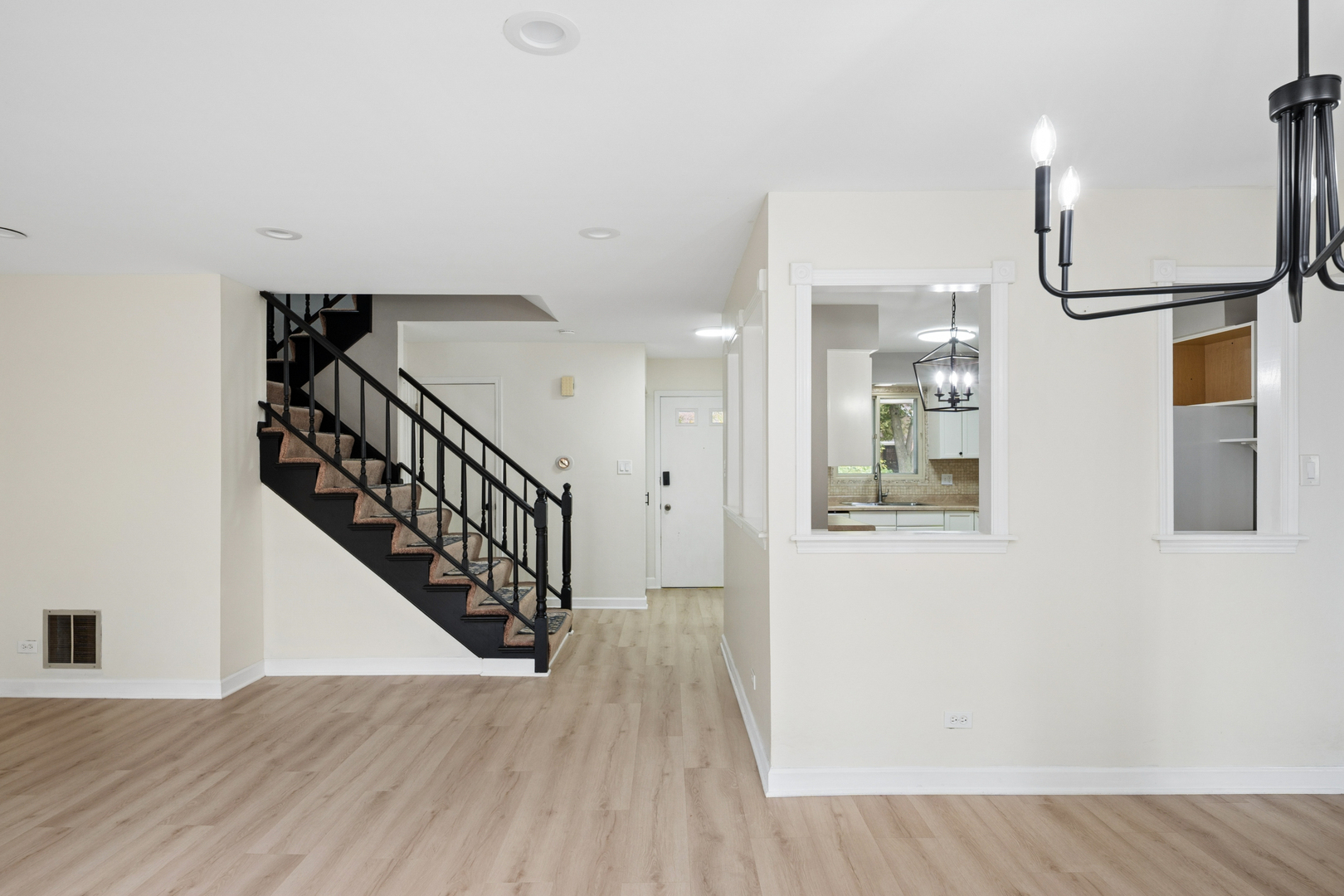 1502 Johnstown Court Property Photo 4