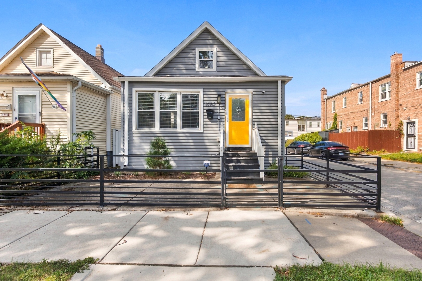 6562 N Damen Avenue Property Photo 1