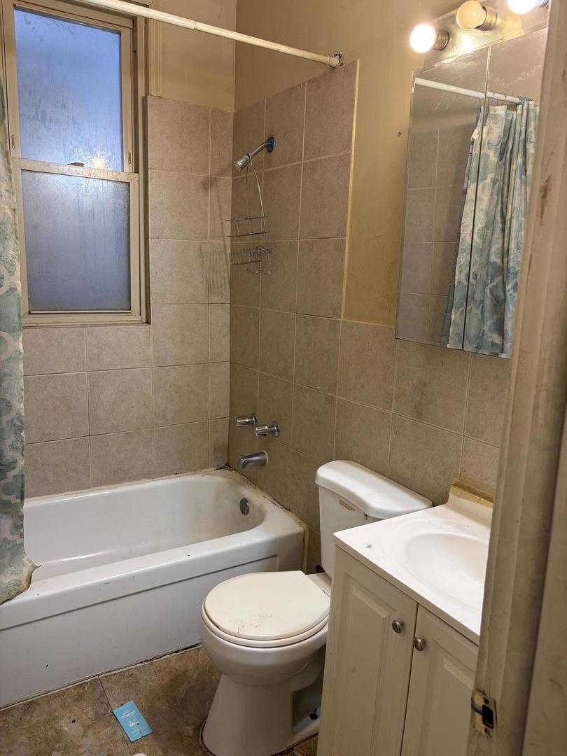 7230 S Wentworth Avenue Property Photo 4