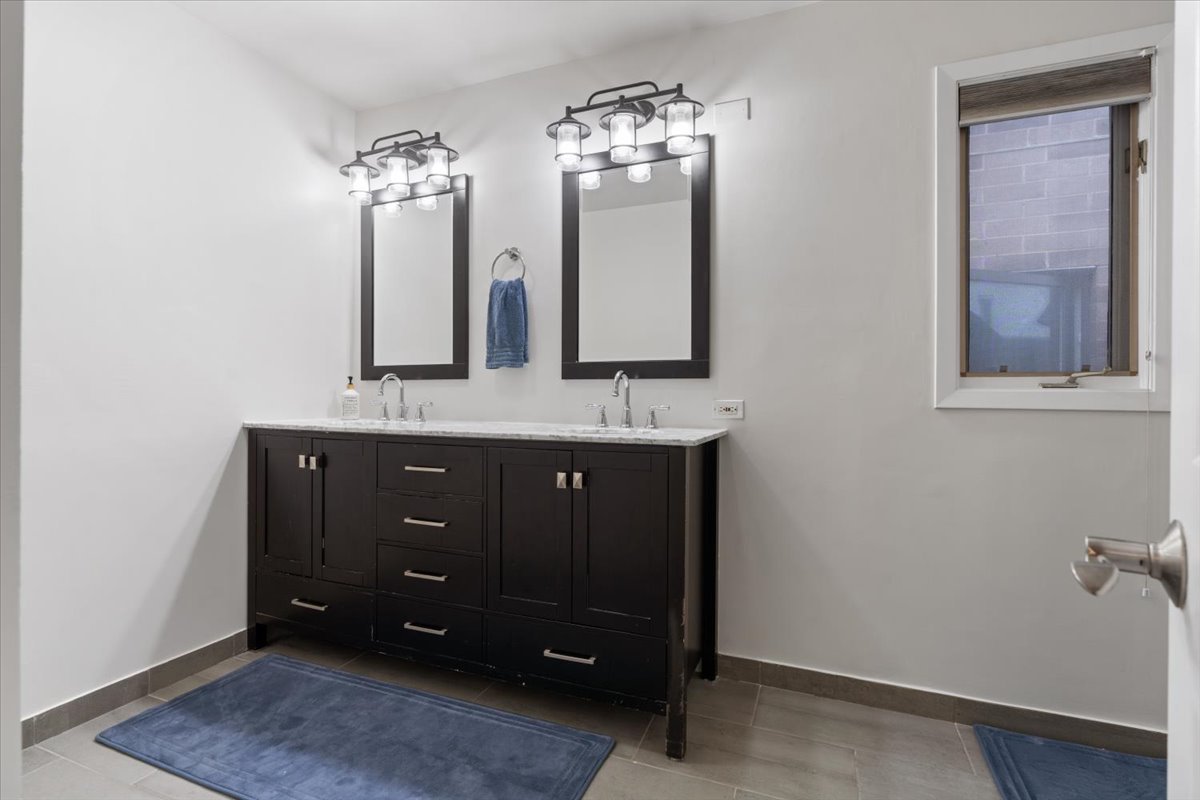1512 W Diversey Parkway A Property Photo 18