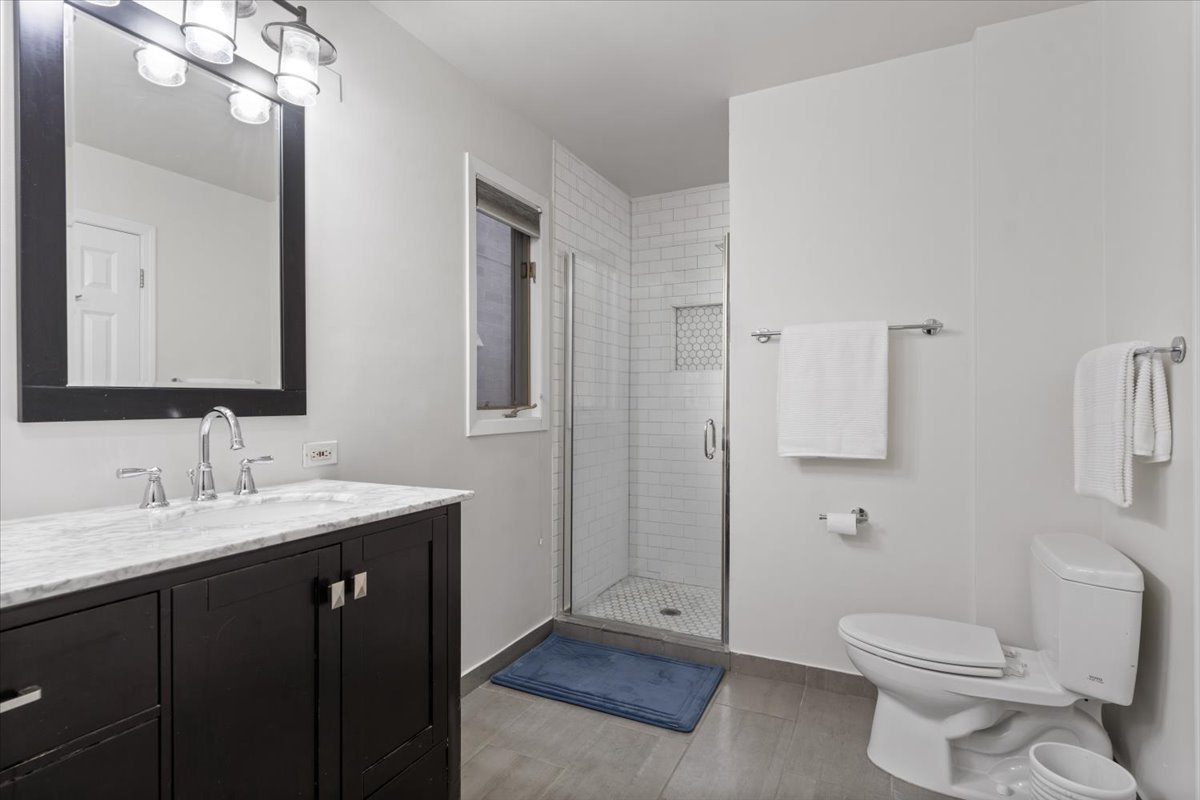 1512 W Diversey Parkway A Property Photo 19