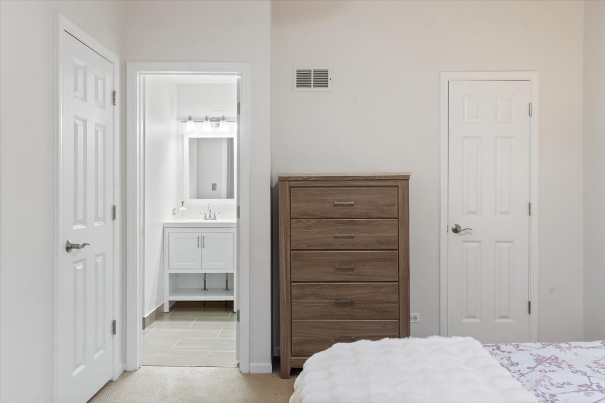 1512 W Diversey Parkway A Property Photo 21