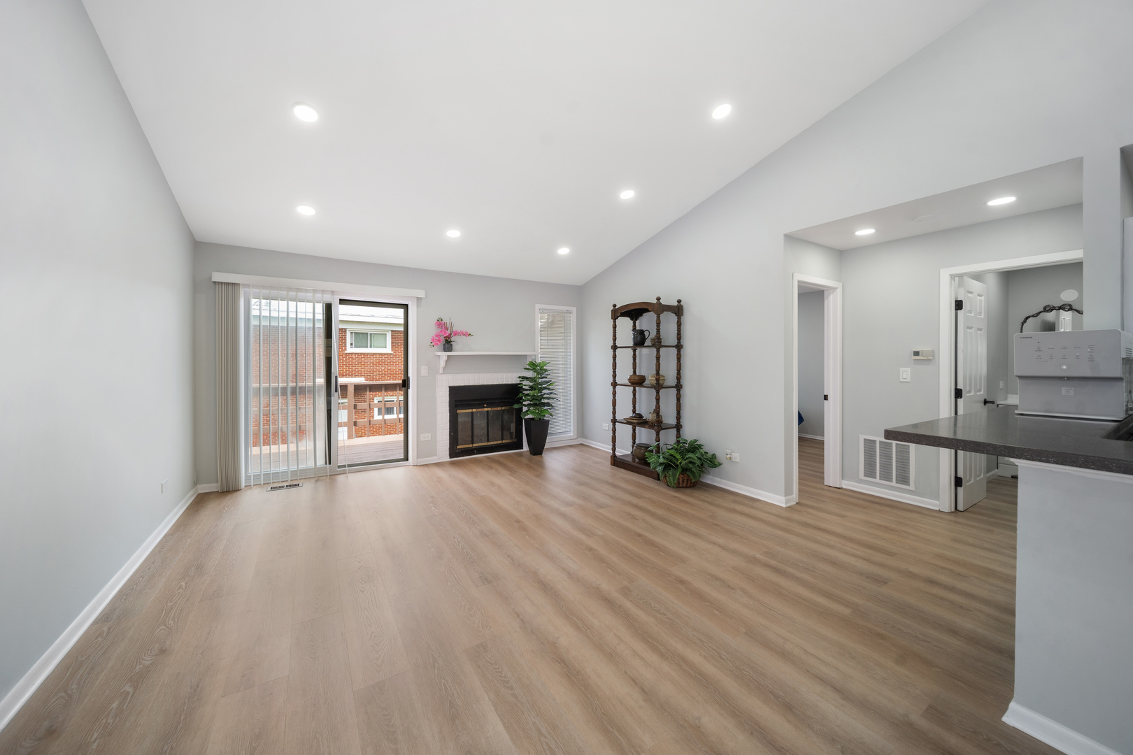 3354 Madison Street Property Photo 5