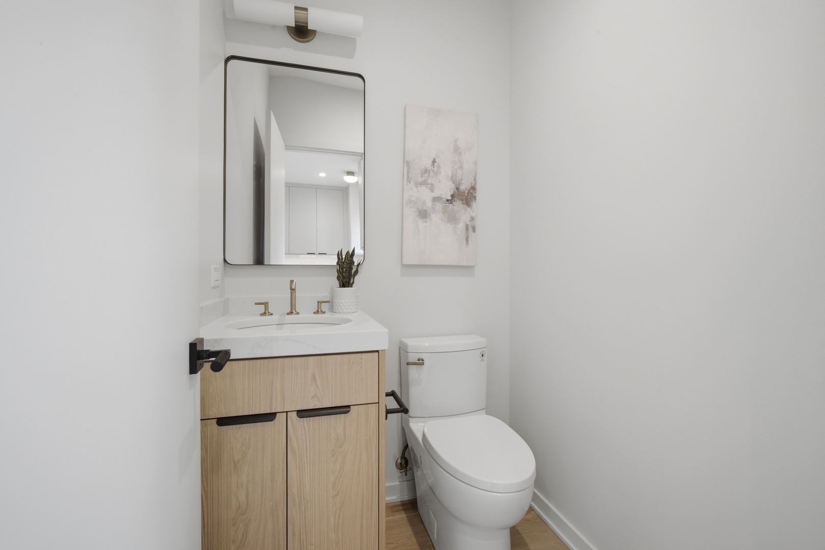 49 Prairie Avenue 49b Property Photo 8