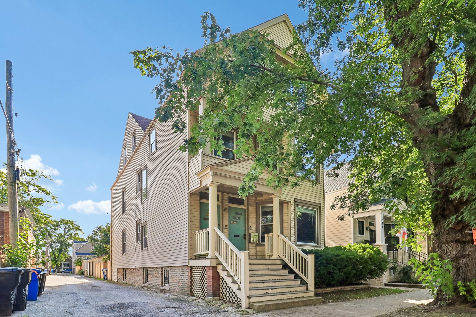 3643 N Hoyne Avenue 2 Property Photo 2