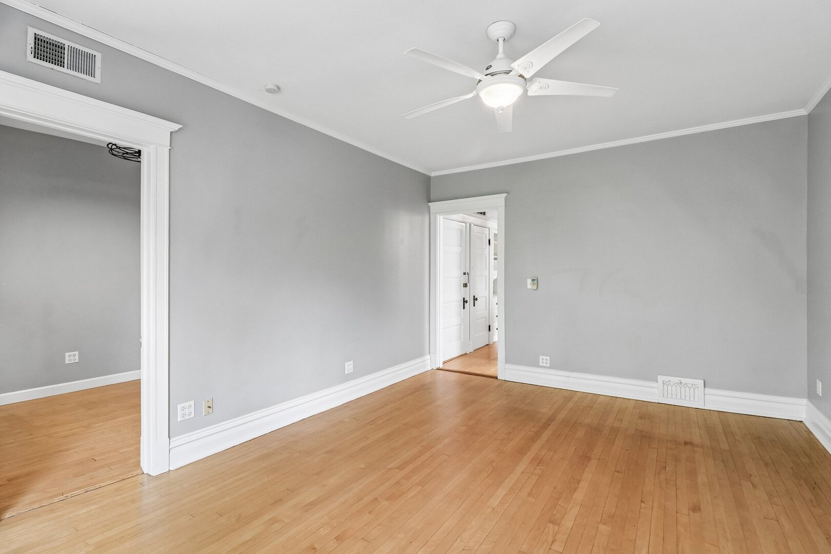3643 N Hoyne Avenue 2 Property Photo 6