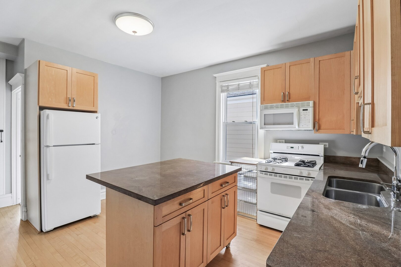 3643 N Hoyne Avenue 2 Property Photo 8