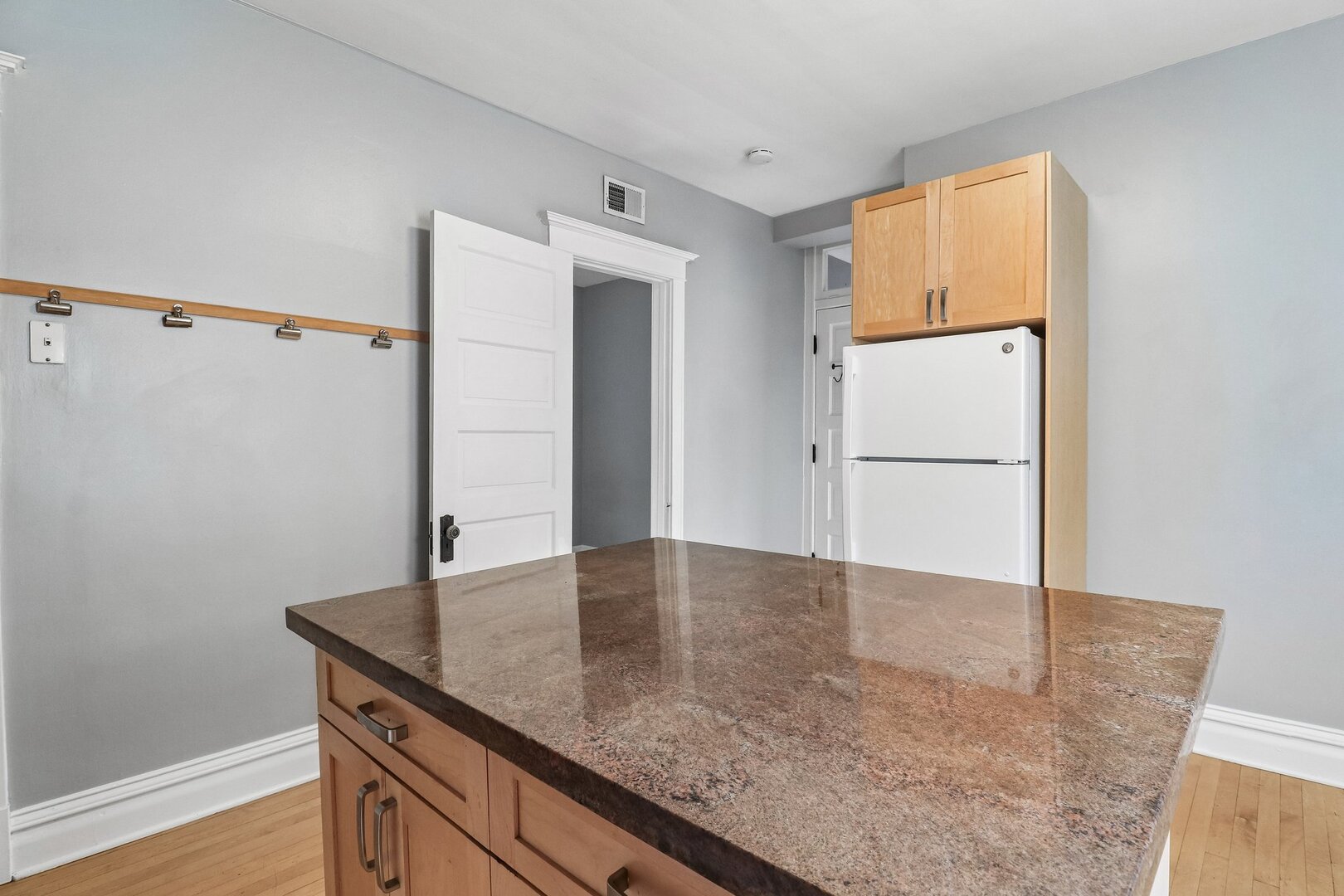 3643 N Hoyne Avenue 2 Property Photo 13