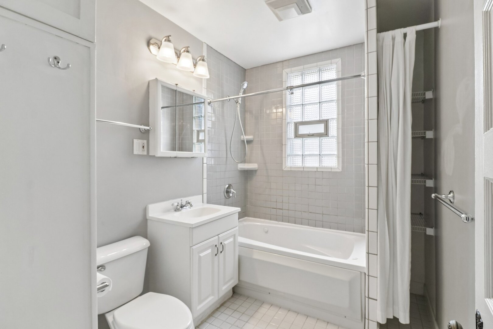 3643 N Hoyne Avenue 2 Property Photo 20