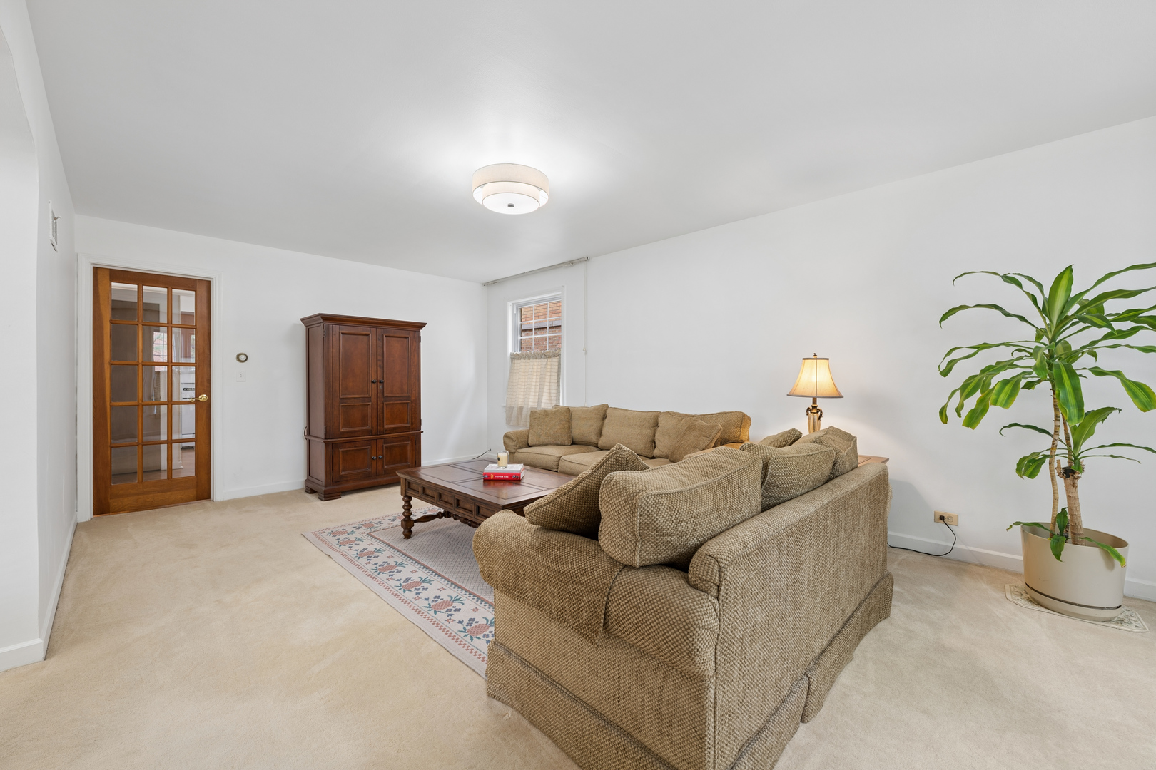 6219 N Kedvale Avenue Property Photo 3