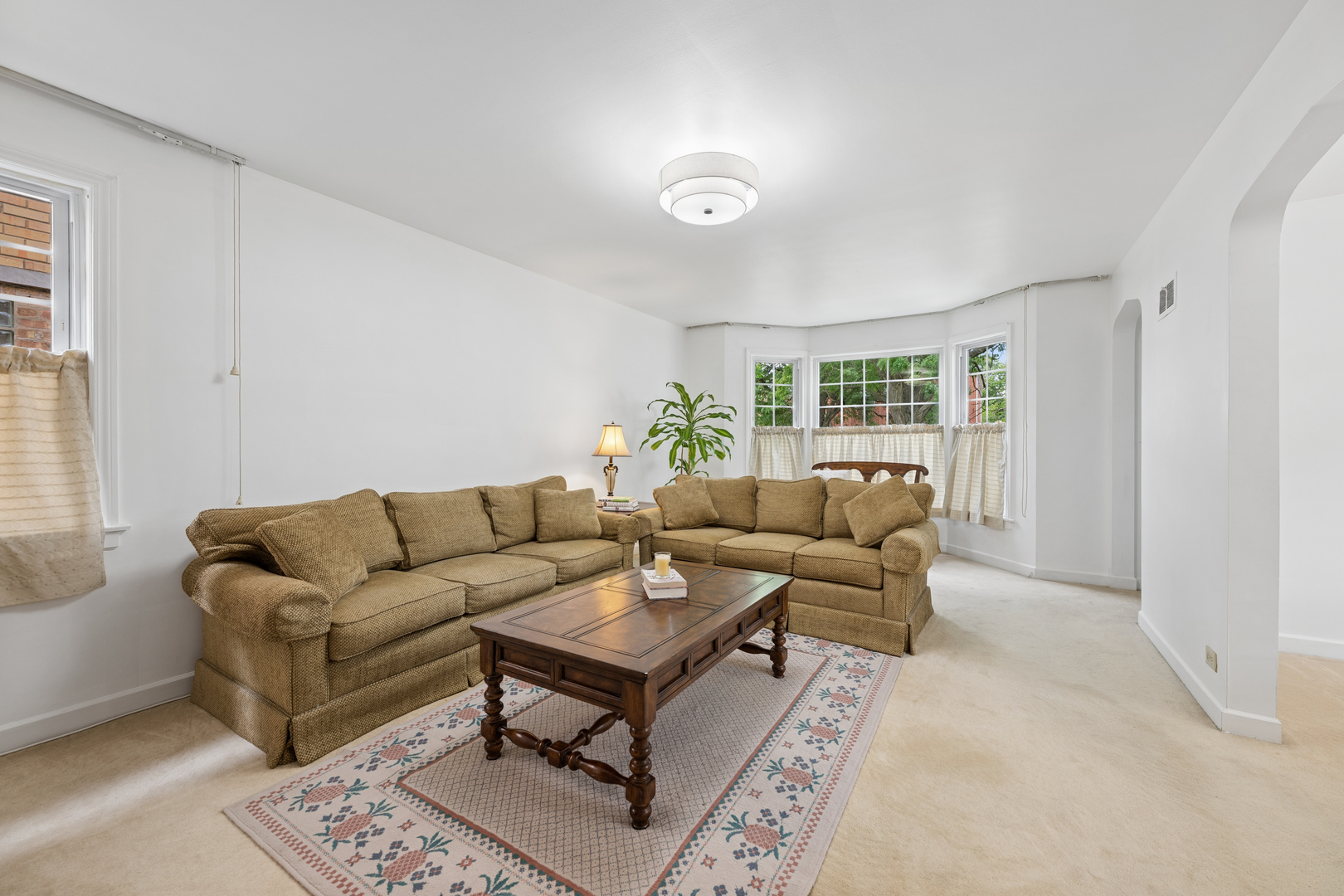 6219 N Kedvale Avenue Property Photo 4