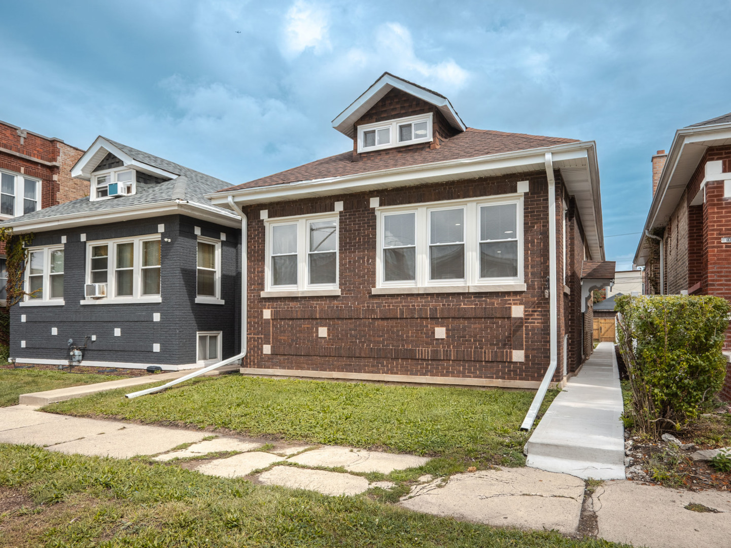 8411 S Throop Street Property Photo 1