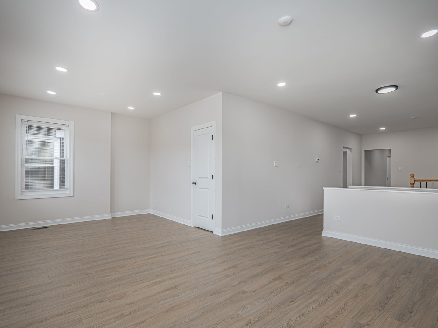 8411 S Throop Street Property Photo 4