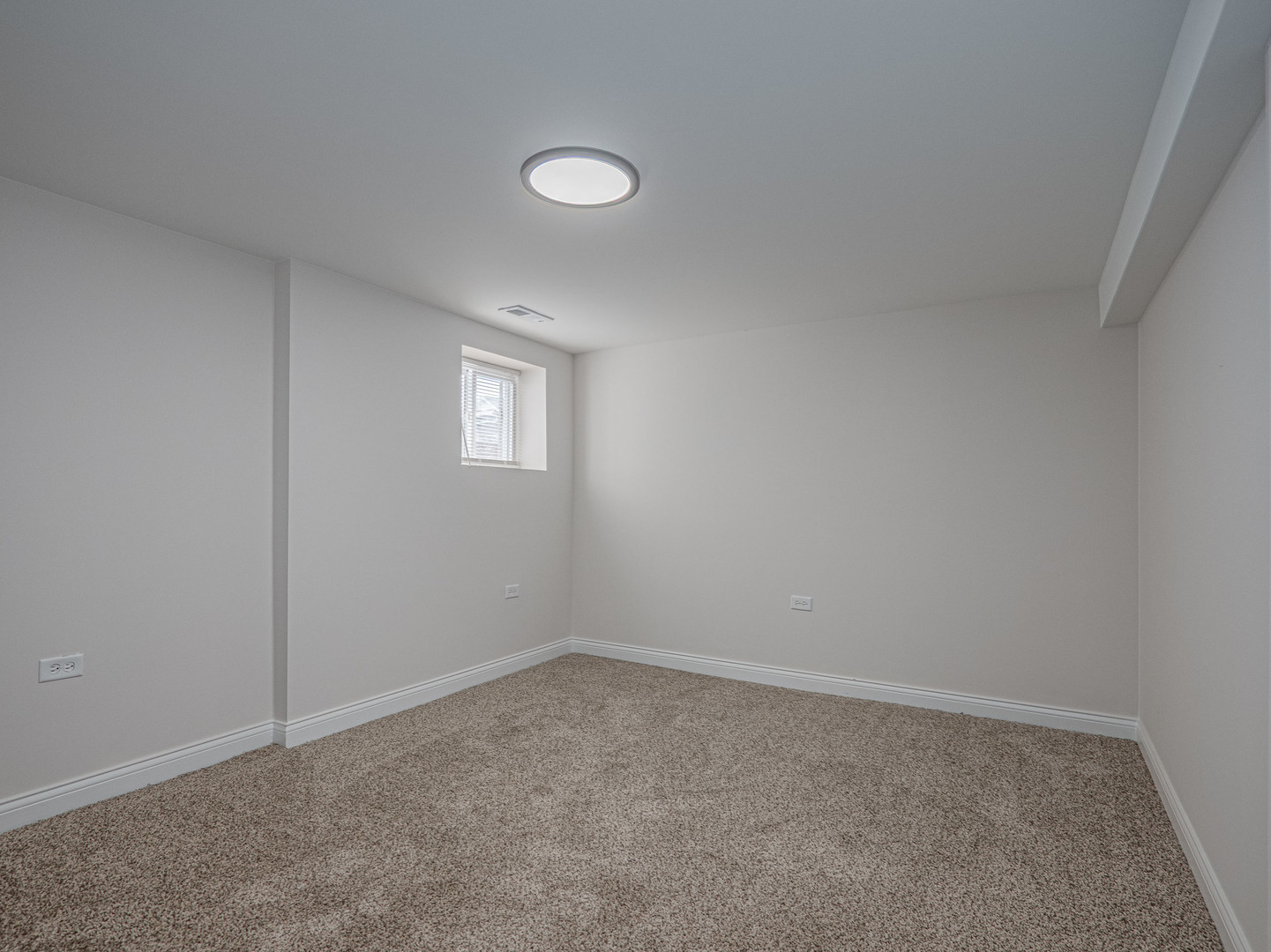 8411 S Throop Street Property Photo 17