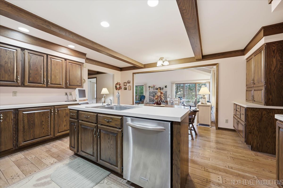 6s383 Shagbark Lane Property Photo 7