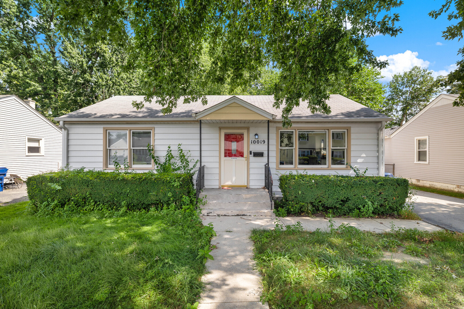 10019 S Tripp Avenue Property Photo 1