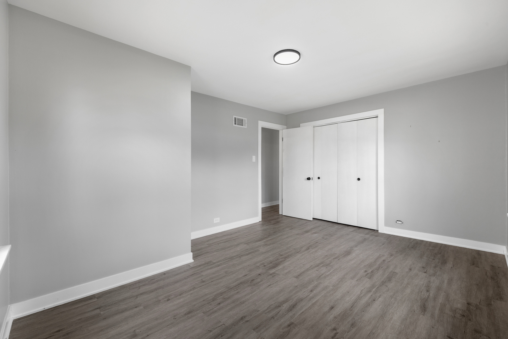 10019 S Tripp Avenue Property Photo 12