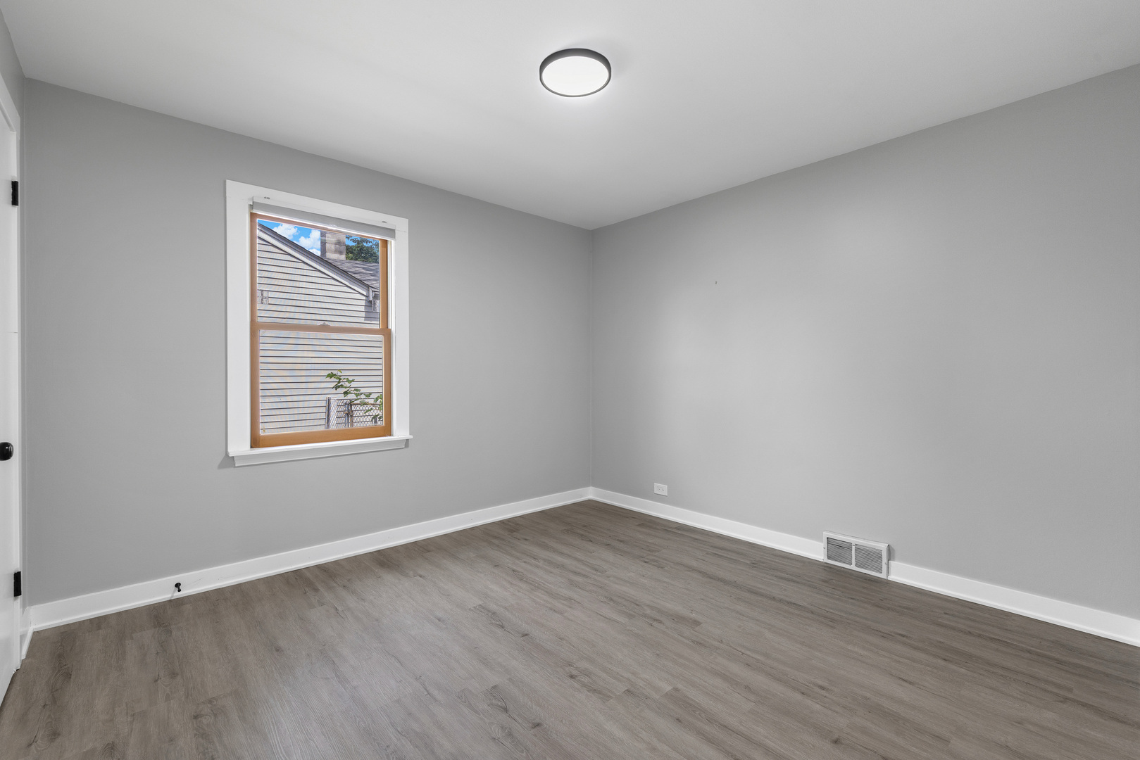 10019 S Tripp Avenue Property Photo 15