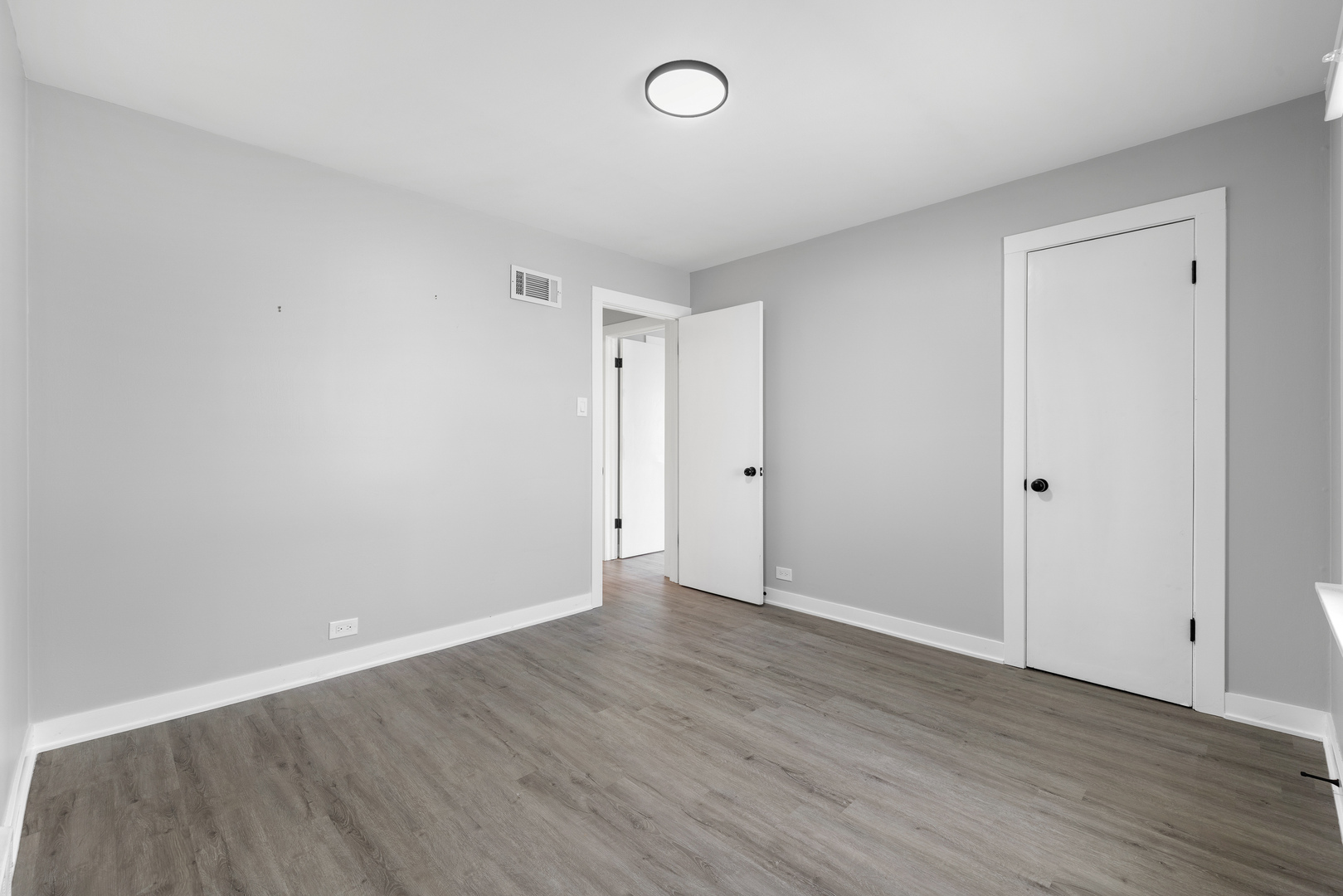 10019 S Tripp Avenue Property Photo 16