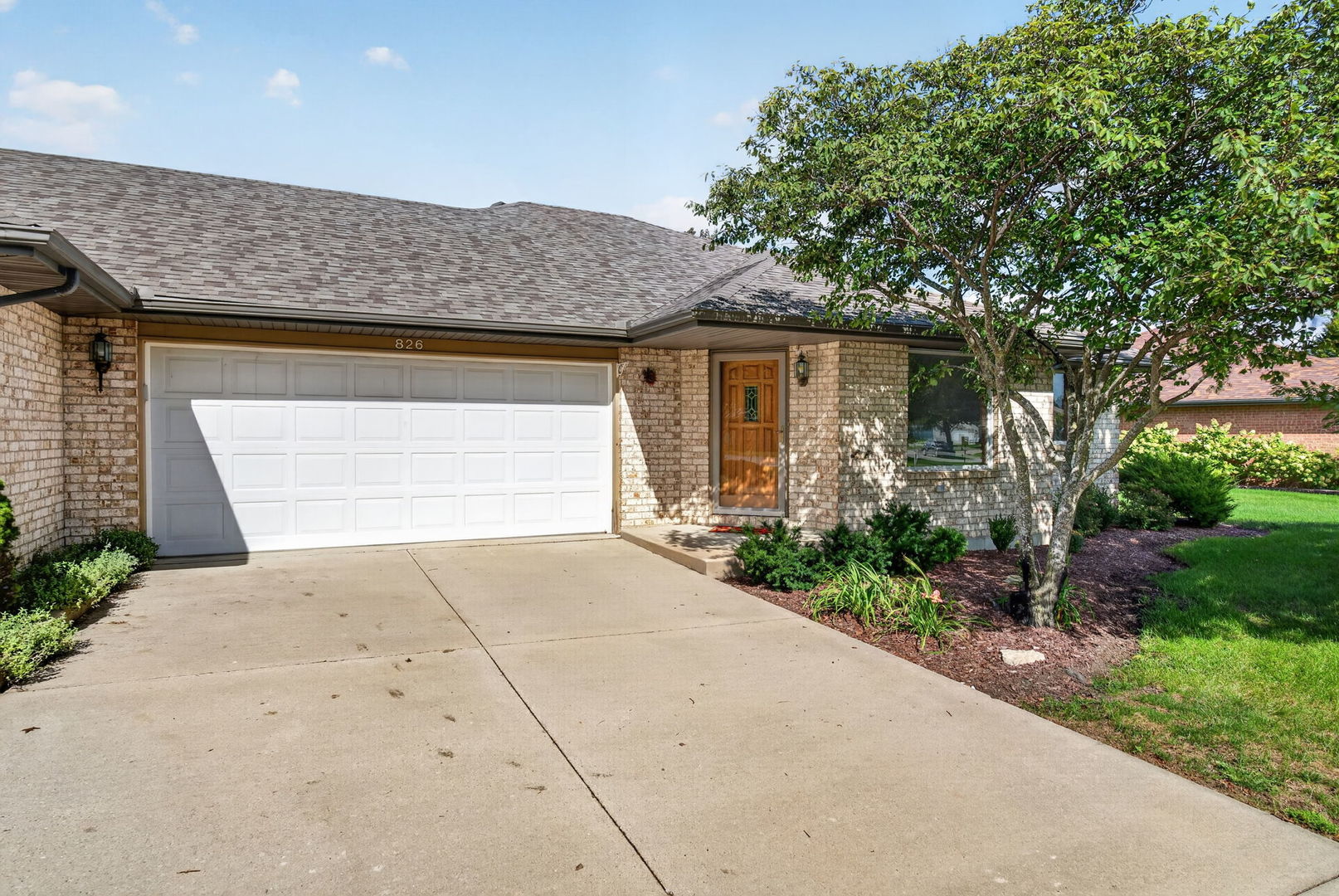 826 S Edgewater Drive Property Photo 1