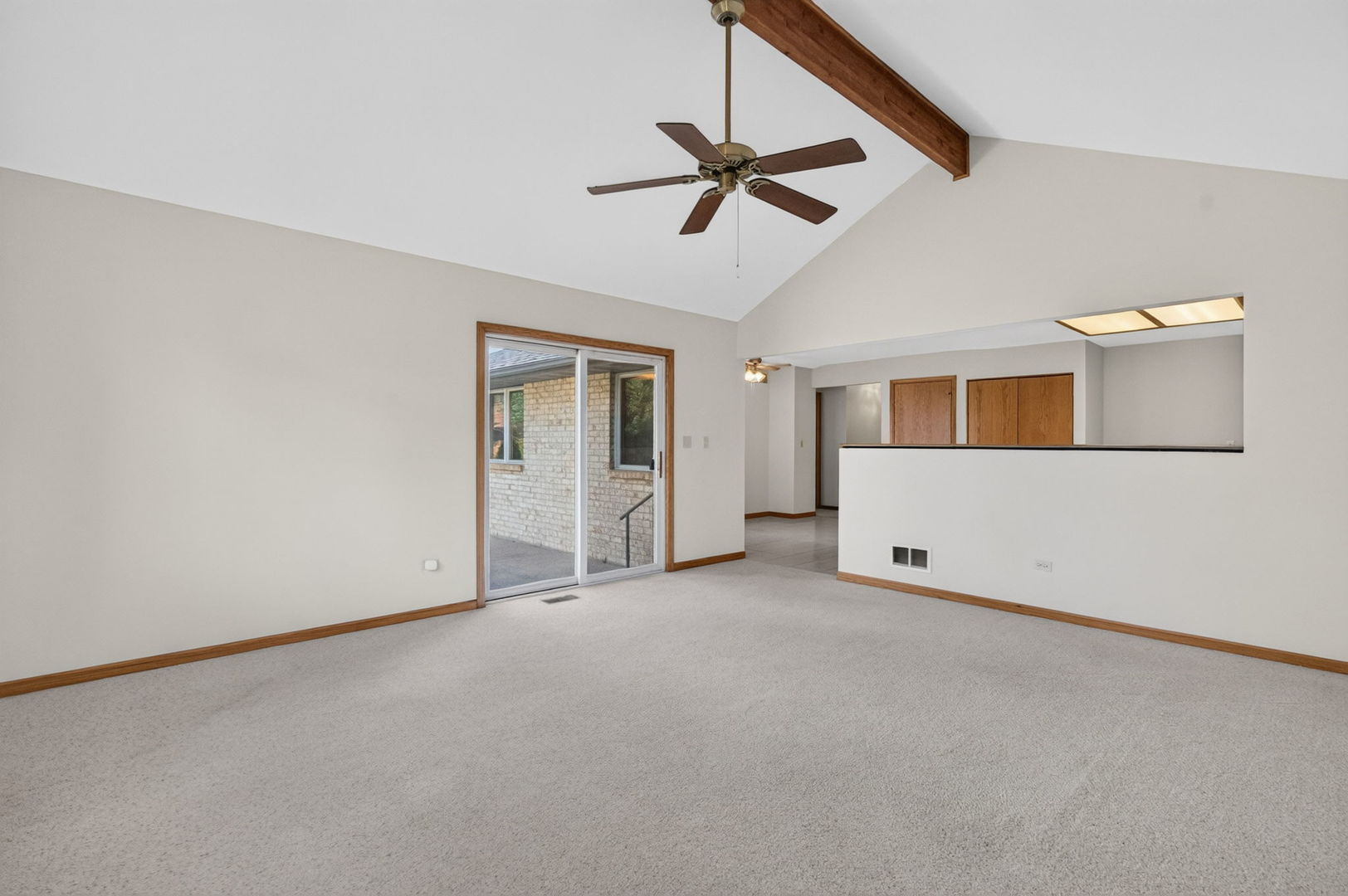 826 S Edgewater Drive Property Photo 4