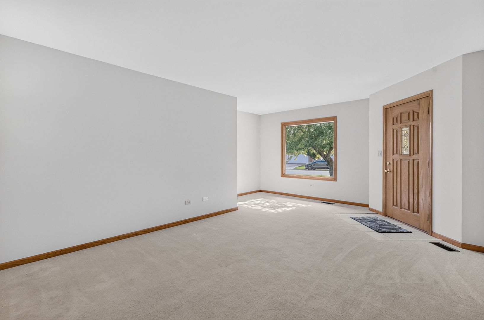 826 S Edgewater Drive Property Photo 5