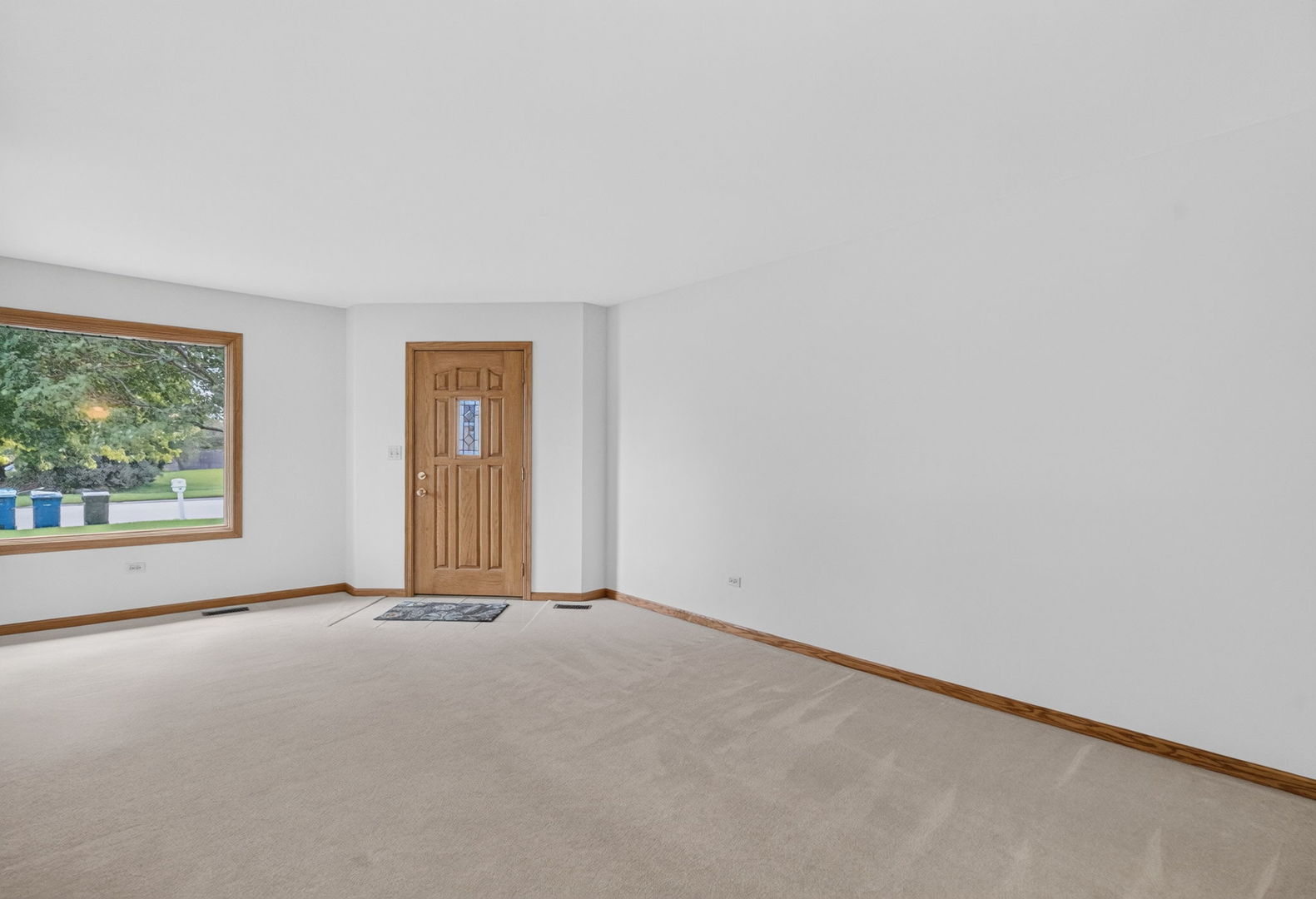 826 S Edgewater Drive Property Photo 6