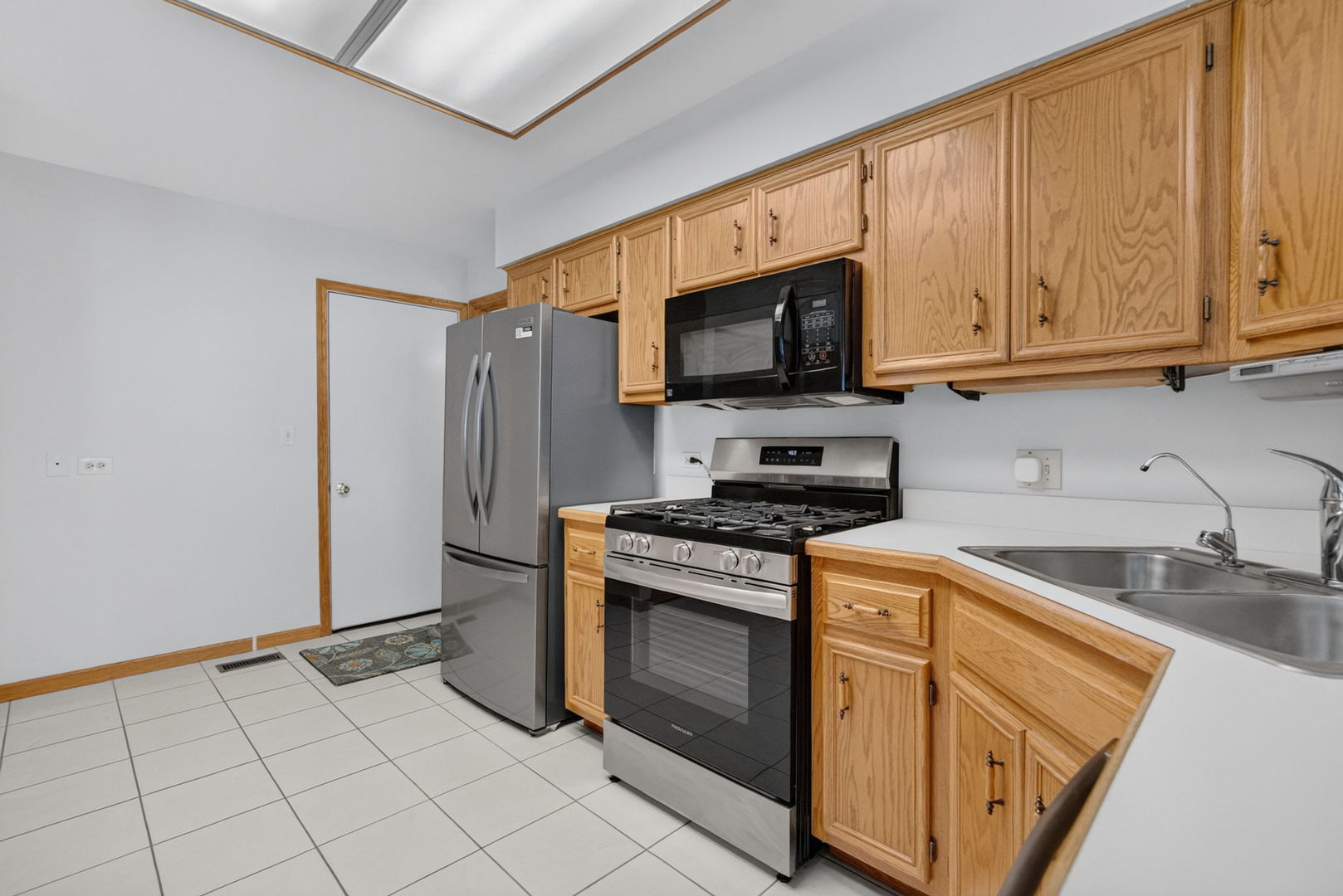 826 S Edgewater Drive Property Photo 17